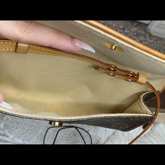 9️⃣0️⃣0️⃣ Authentic Louis Vuitton Pochette Twin - Picture 3 of 14